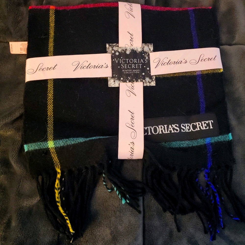 Black rainbow check scarf